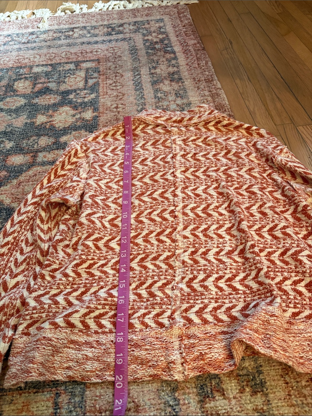 BKE pullover size small - Picture 8 of 8